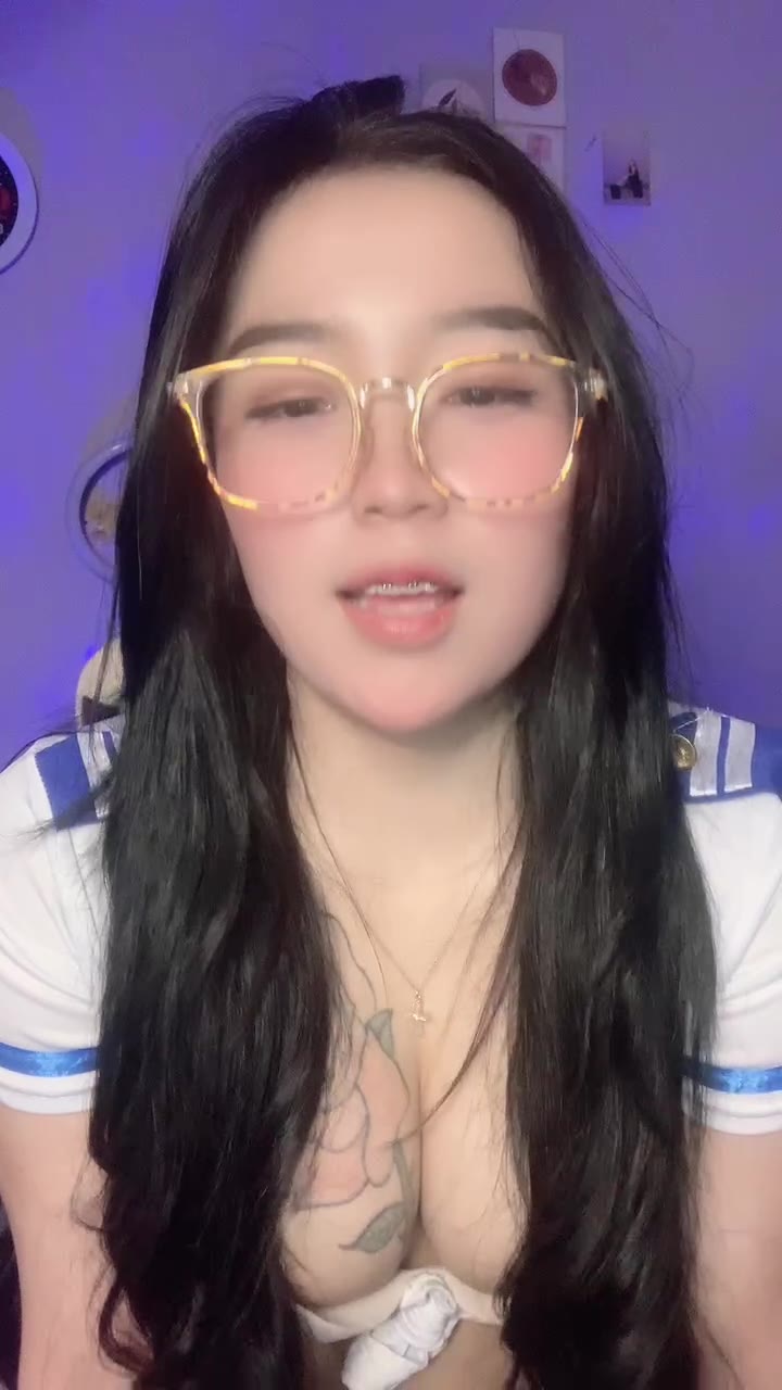 Kak Vira Suka Dildo Panjang Ngangkang POV Blowjob